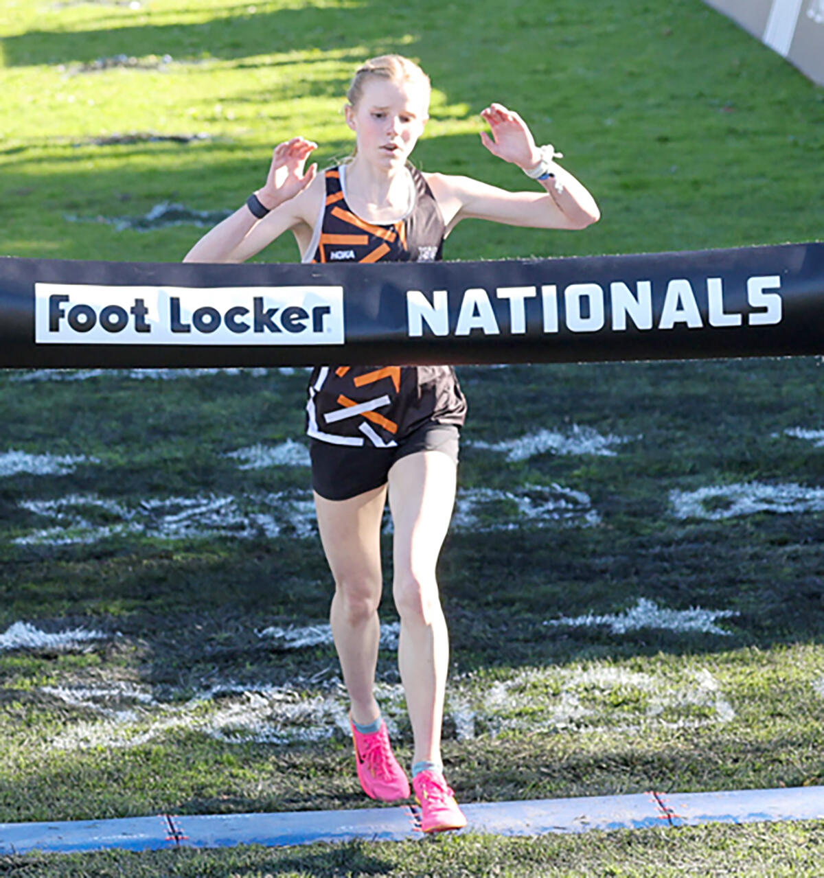 Leachman defends Foot Locker national championship