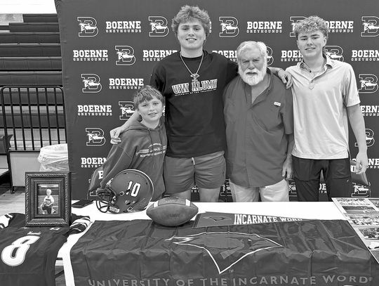 Bays signs with the University of the Incarnate Word
