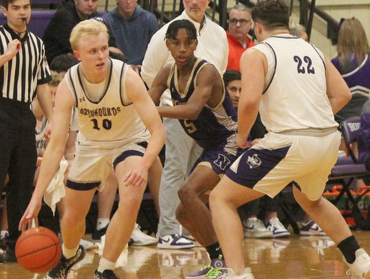 Boerne boys improve to 8-0 in district play