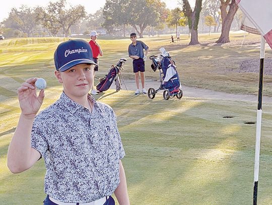 Boerne Champion’s Hardgrave aces No. 3 hole at Riverside GC