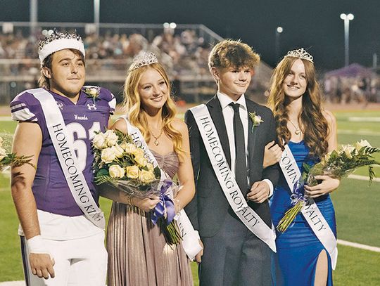 Boerne High crowns Homecoming court