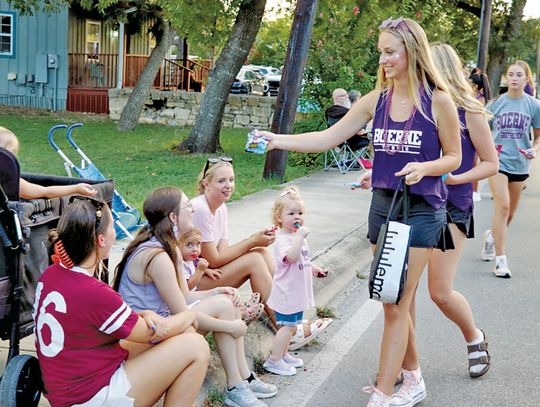 Boerne Homecoming parade brings out the spectators