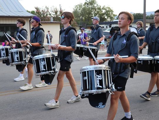 Boerne students take to the streets for Homecoming