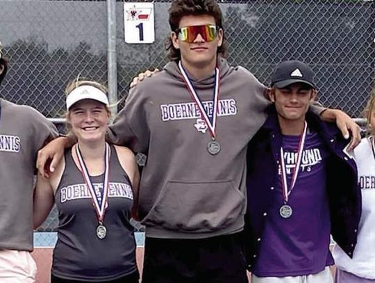 Boerne tennis at district tournament