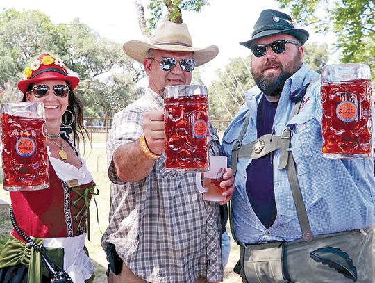 Boerne turns out for firstever Das Festival, parade