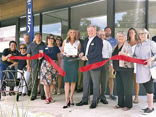 Chamber celebrates Farmers Insurance locale