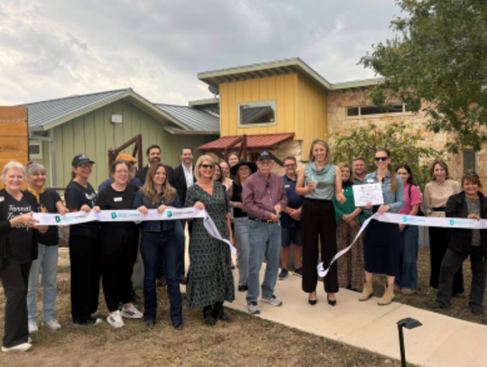 Chamber helps Bending Branch unveil new tasting room