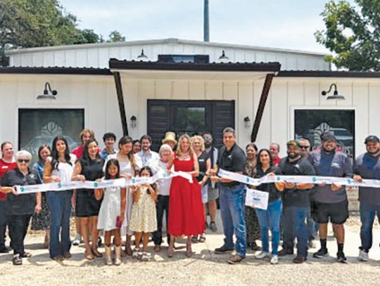 Chamber welcomes Azul Pool Services to town