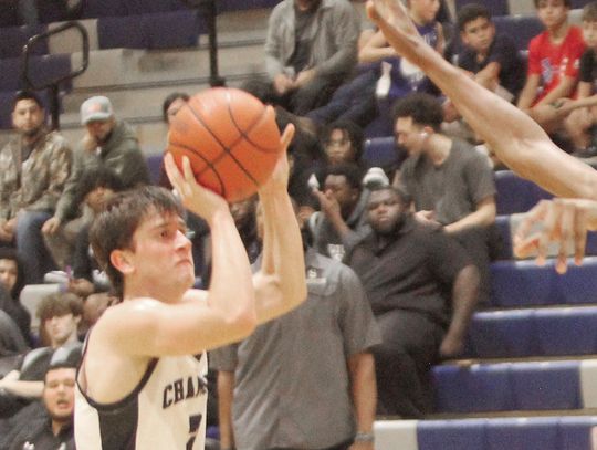 Champion boys knock down a dozen 3s vs. Seguin