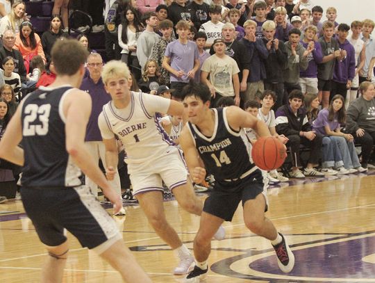 Champion holds off secondhalf charge from Greyhounds