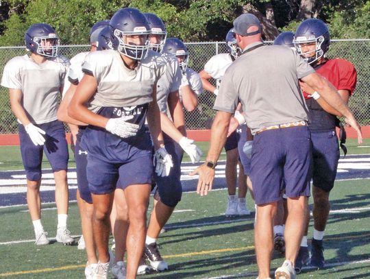 Champion hosts intrasquad scrimmage, Greyhounds scrimmage at New Braunfels