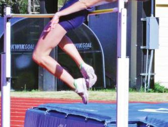 Champion track teams run at Rouse Raider Relays