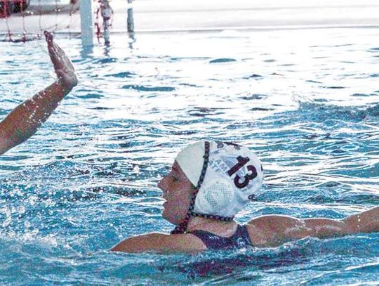 Champion water polo teams start year at 6-0