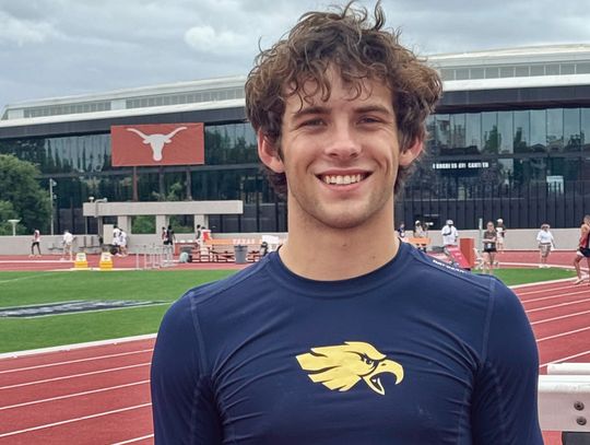 Chandler ties for first in pole vault at Texas Relays