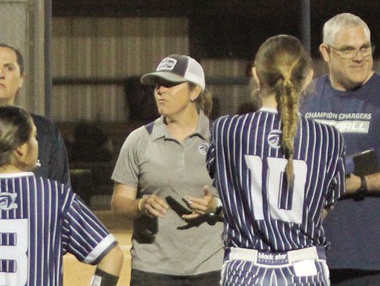 Charger softball team falls to Veterans Memorial