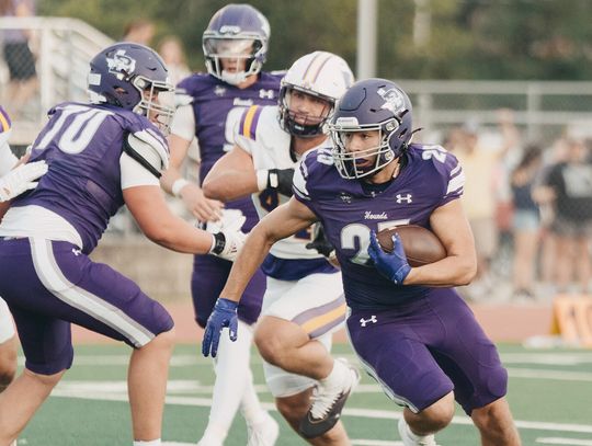 Chargers, Geneva and Comfort win, Greyhounds fall to Pieper in football season openers