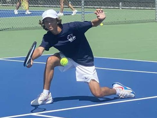 Chargers, Greyhounds pick up team tennis victories