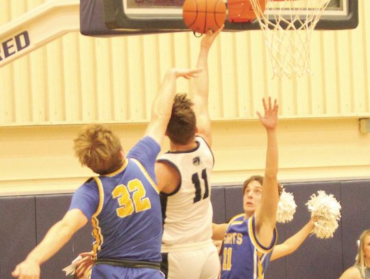 Chargers kick Mules with late rally