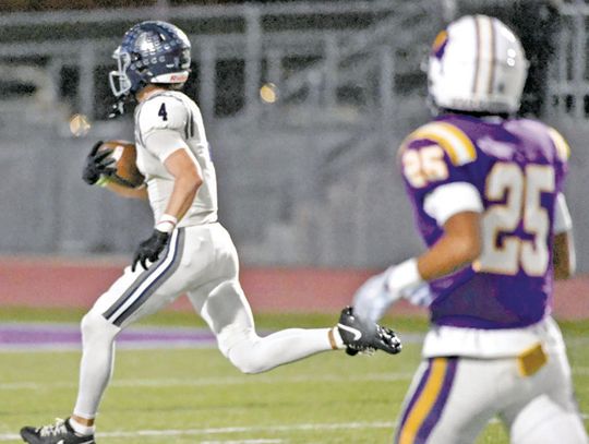 Chargers stun Warriors, move up to third place in district Chargers stun Warriors, move up to third place in district