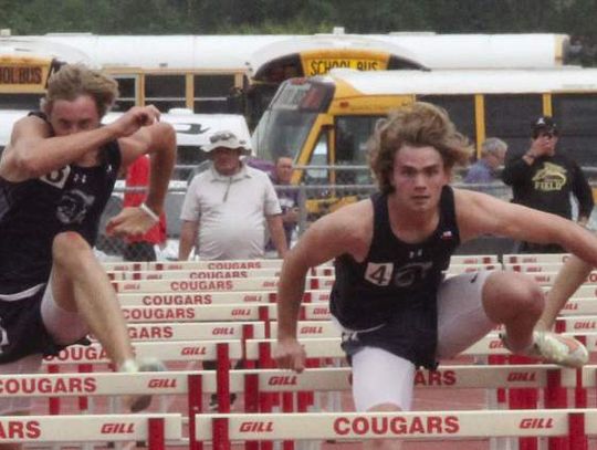 Chargers varsity teams sweep district track meet