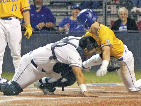 Chargers win nailbiter over Alamo Heights,