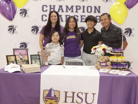 Chavez signs with Hardin-Simmons University