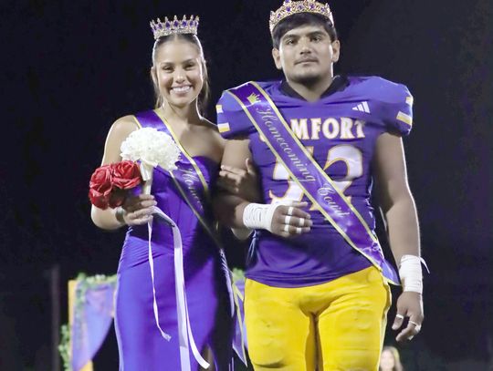 Comfort crowns Homecoming royalty