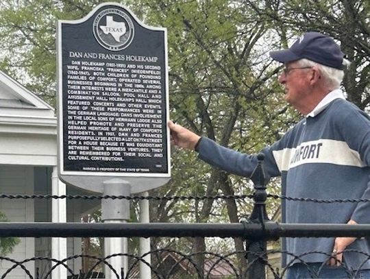 Comfort dedicates historic Holekamp homestead