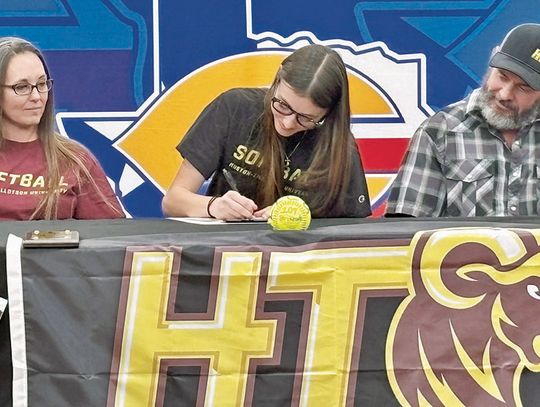 Comfort’s Thiele signs with Huston-Tillotson University Comfort’s Thiele signs with Huston-Tillotson University