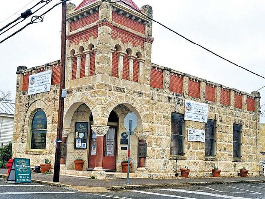 Comfort tour shines light on local history