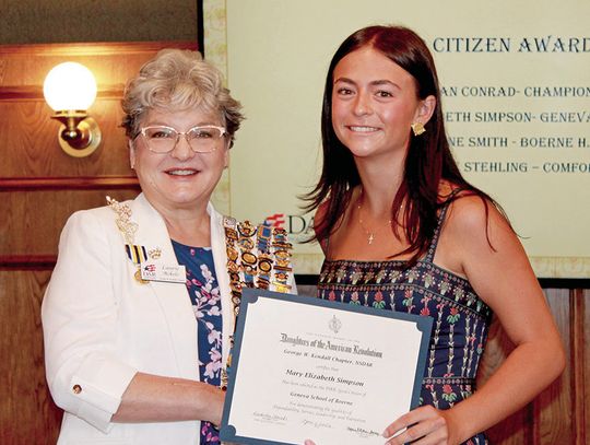 DAR chapter awards scholarships, ‘Good Citizen’ awards