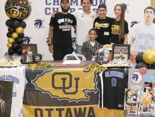 DAVIS SIGNS WITH OTTAWA UNIVERSITY