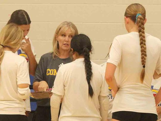 Deer defeat Sonora’s volleyball in three sets