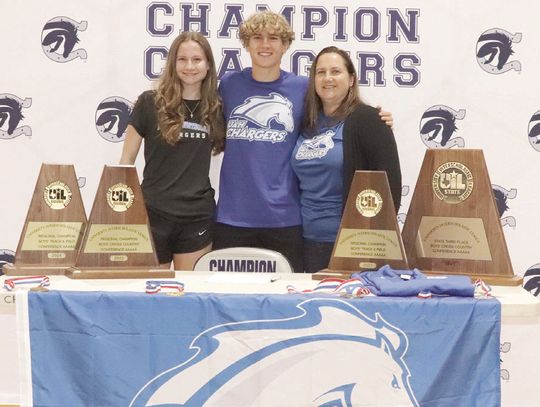 Dehart signs with University of Alabama in Huntsville