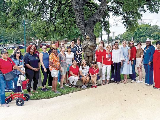 Dozens turn out for Womens Veterans Day event on plaza