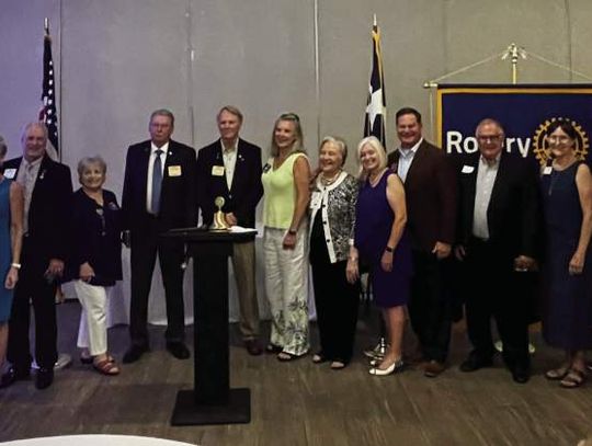 Fair Oaks Ranch installs board, awards ‘Rotarian of the Year’