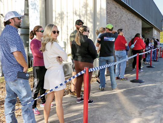 First day of early voting sets record