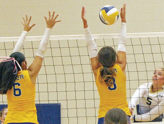 Geneva, Comfort volleyball teams play warm-up match