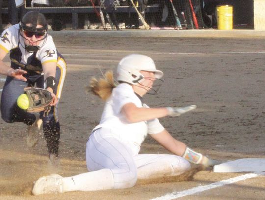 Geneva softball team drops district opener