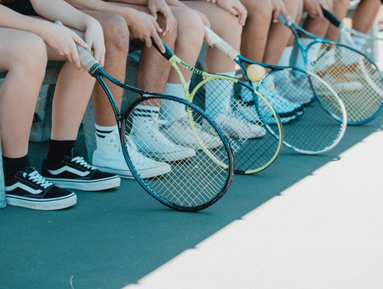 Geneva tennis wins pre-district tourney