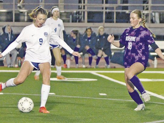 Greyhound soccer squads split with Mules