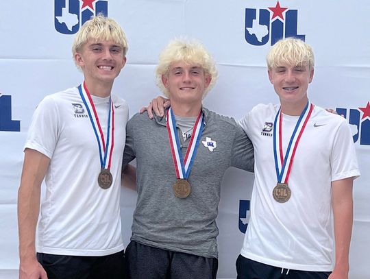 Greyhounds pick up two bronze medals at state tennis tourney