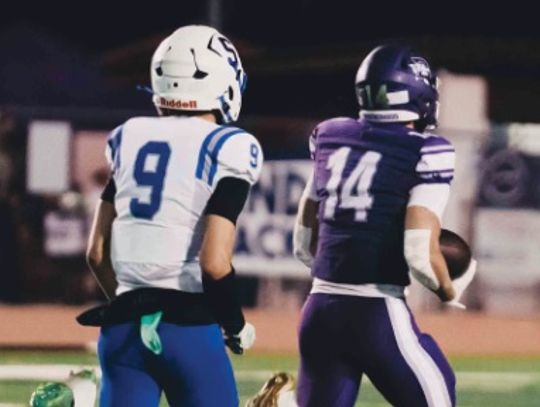 Greyhounds renew rivalry with Alamo Heights Mules