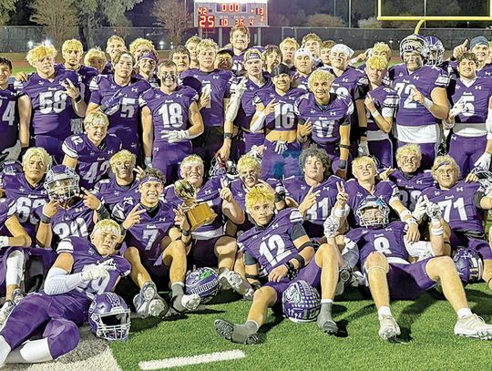 Greyhounds use strong finish to pull away from Ray, 42-13