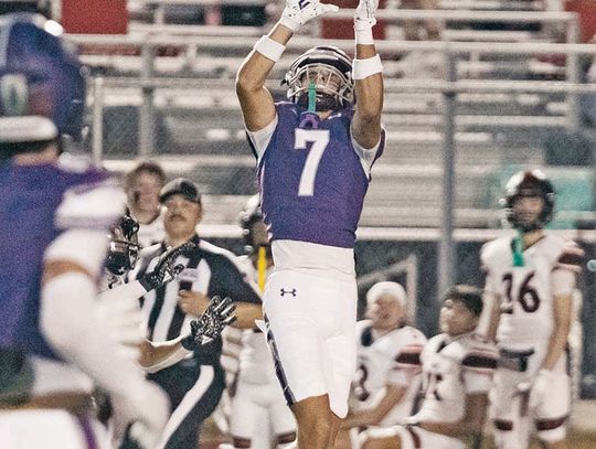 Greyhounds visit Veterans Memorial Thursday