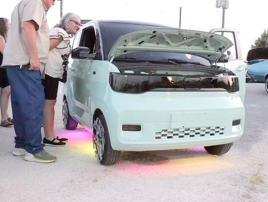 ‘Hot Rod Nights’ draws the old, the new