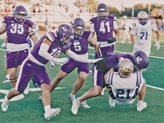 Hounds hand Mules first district loss since 2019
