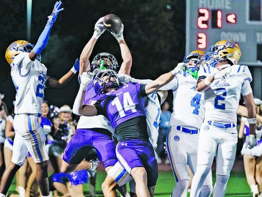 Hounds look to ride momentum after big win over Alamo Heights