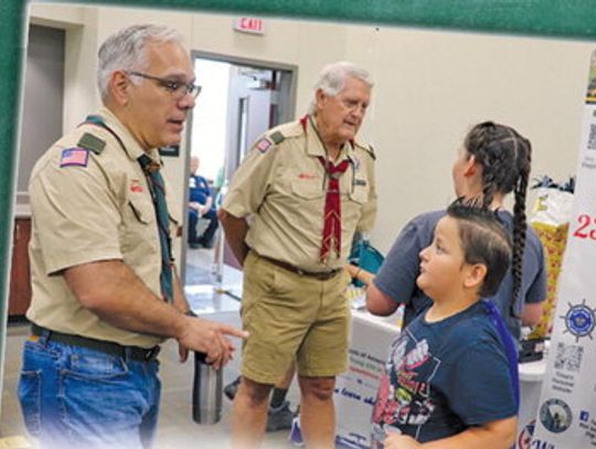 Hundreds take advantage of school resource rally