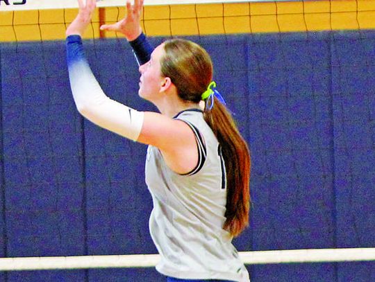 Lady Chargers kick off second round of 26-5A volleyball with sweep of Tivy